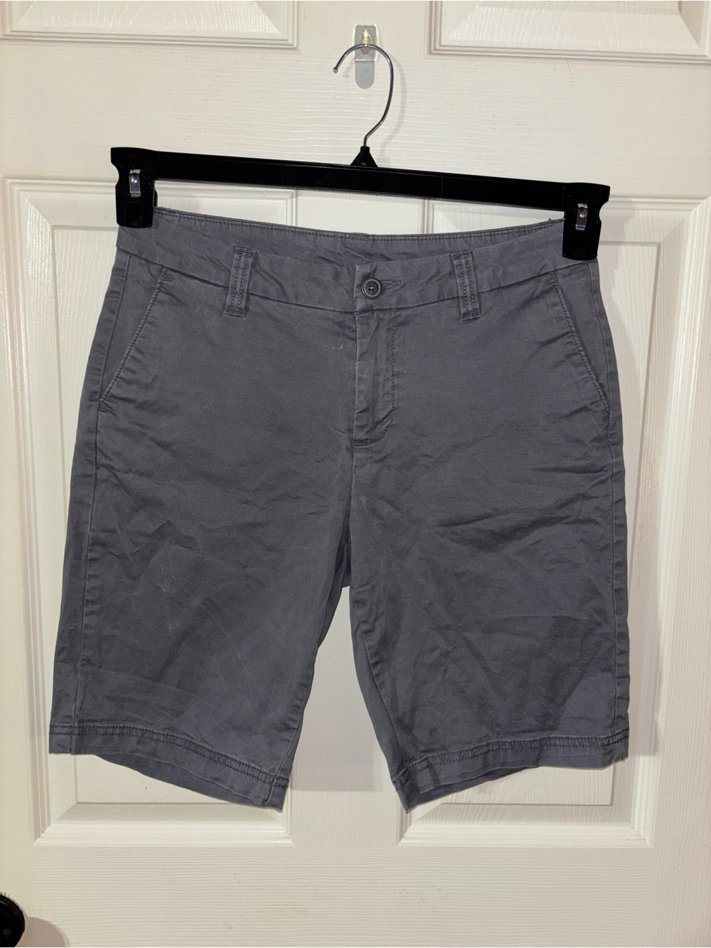 Magellan Outdoors Gray Women's Bermuda Shorts